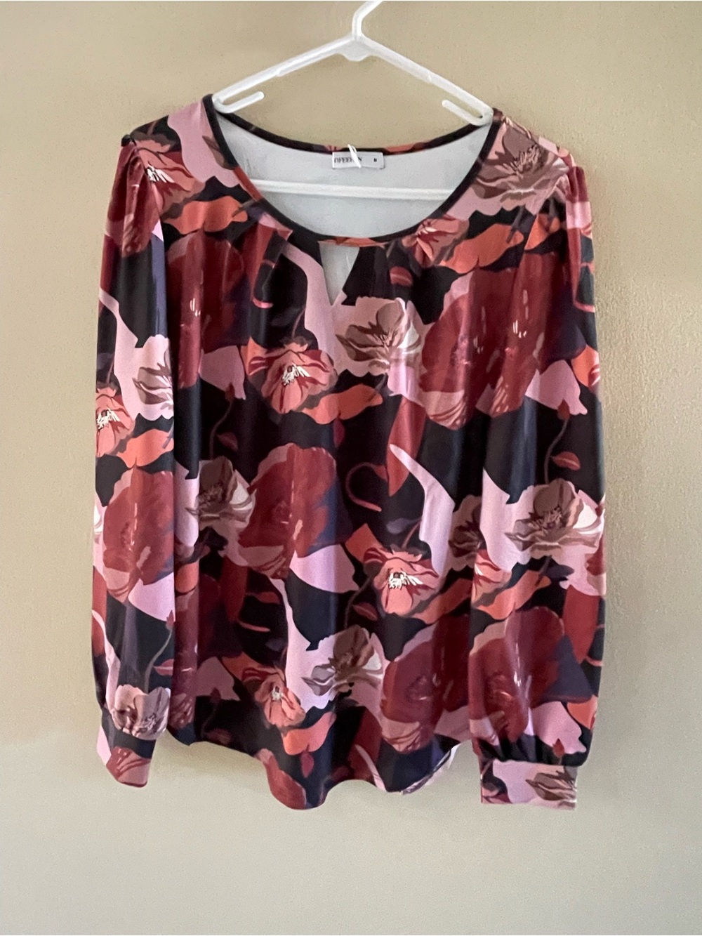 NWT Floral Long-Sleeve Keyhole Blouse
